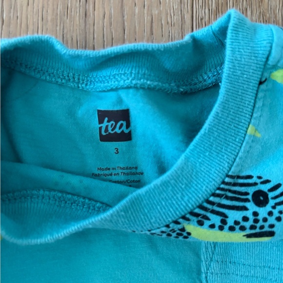 Tea Collection Turquoise Fish Print Tee - Picture 2 of 3